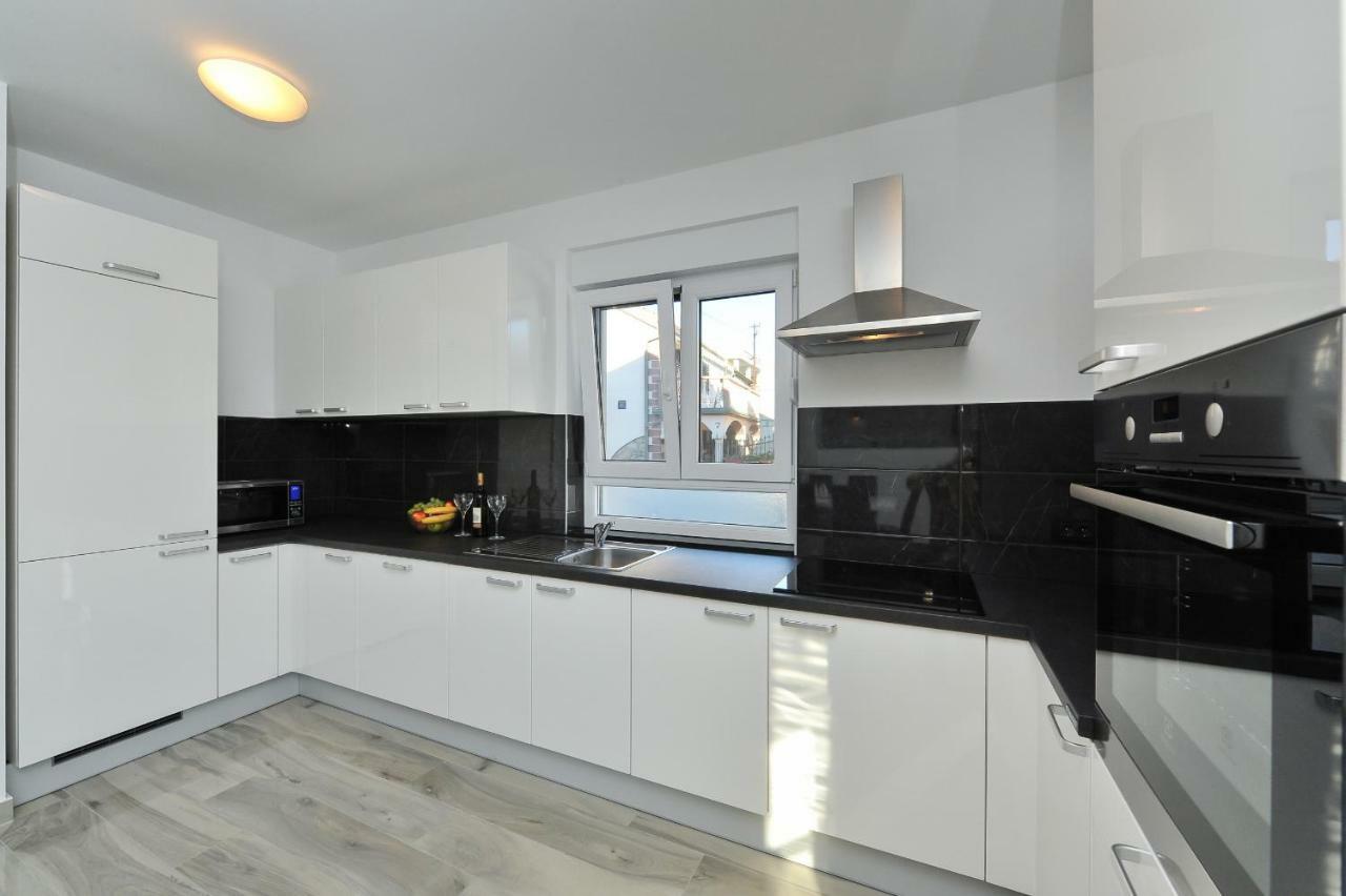 Villa Lily Privlaka  Esterno foto