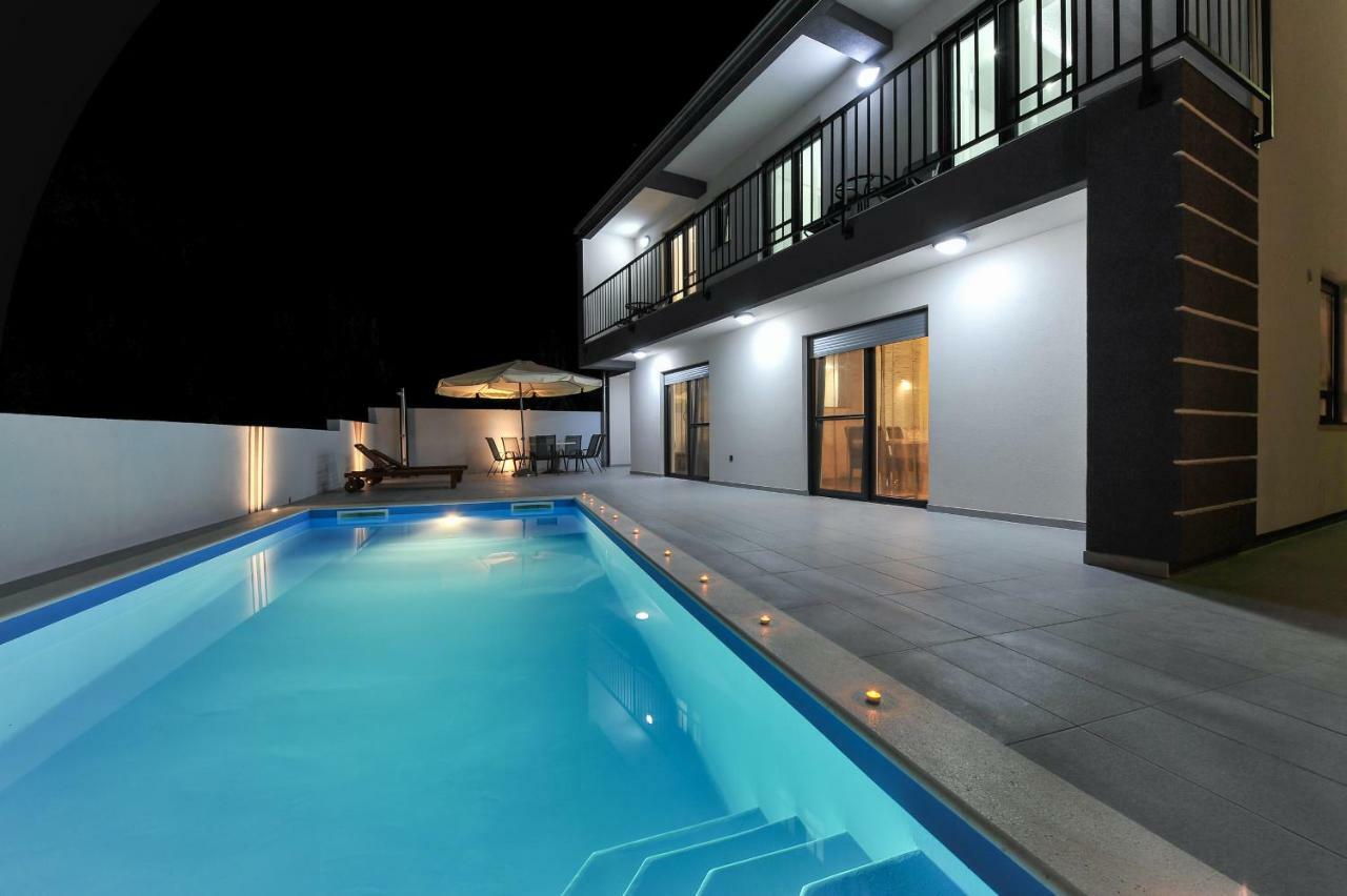 Villa Lily Privlaka  Esterno foto