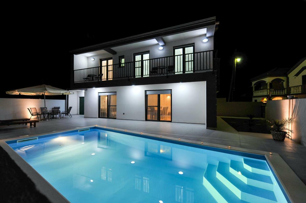 Villa Lily Privlaka  Esterno foto