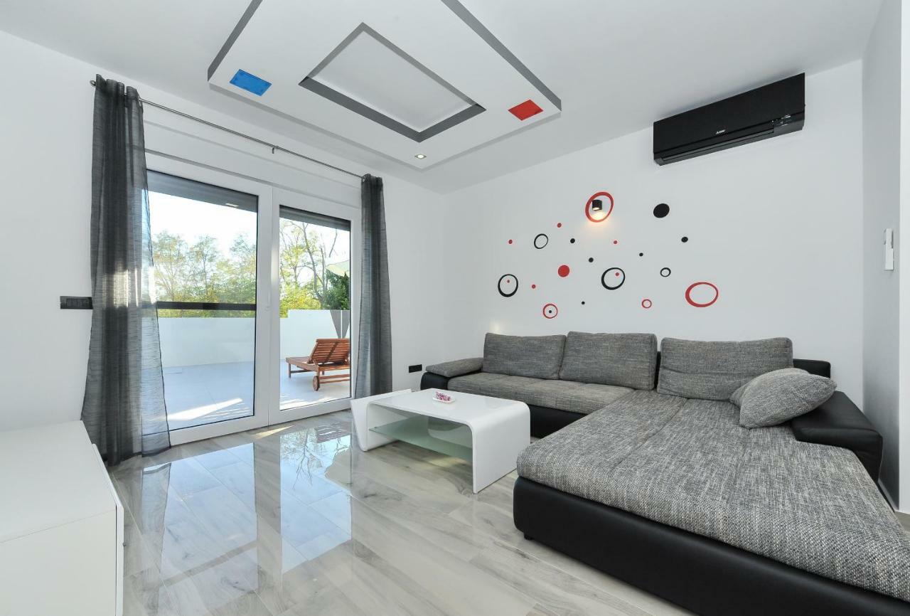 Villa Lily Privlaka  Esterno foto