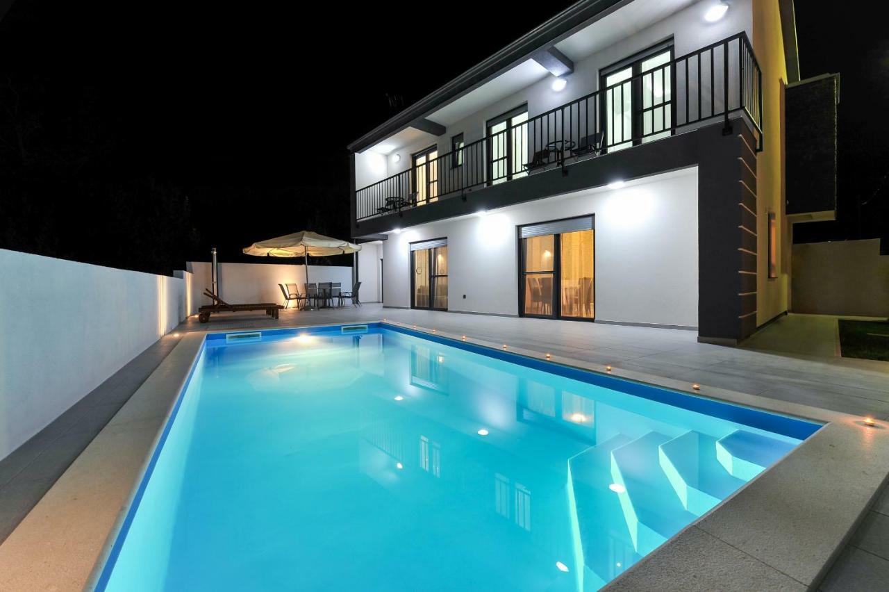 Villa Lily Privlaka  Esterno foto