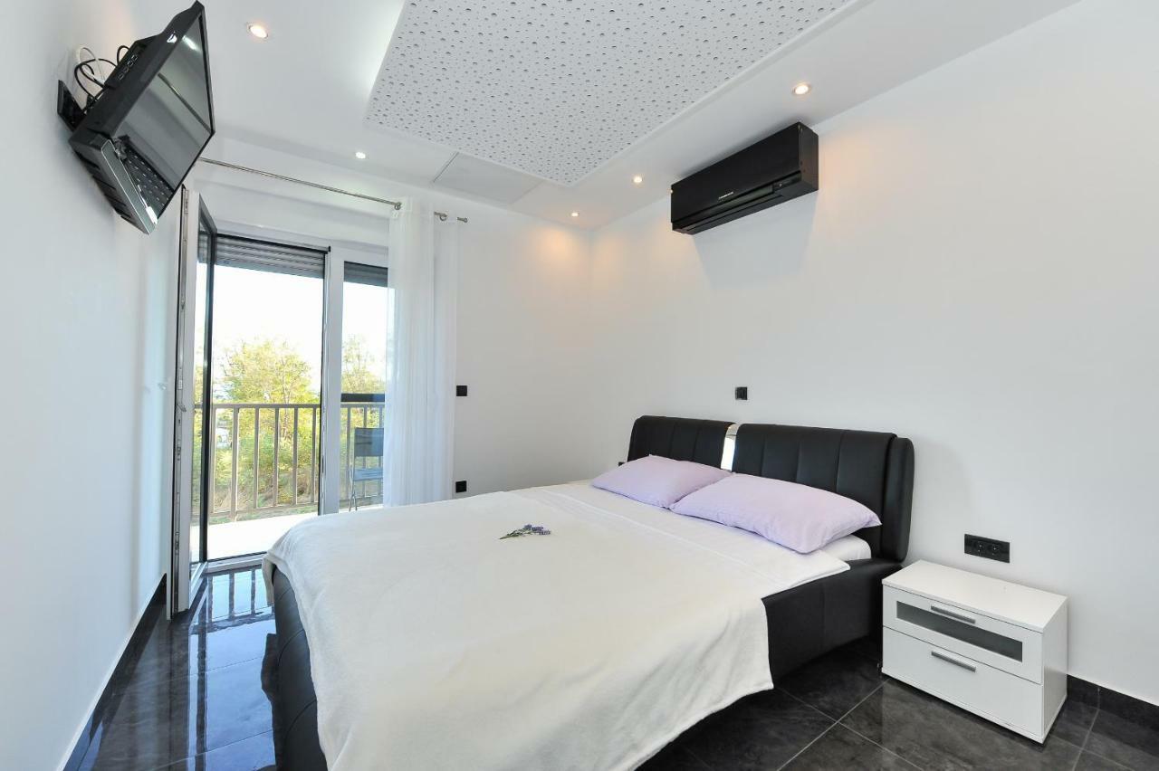 Villa Lily Privlaka  Esterno foto